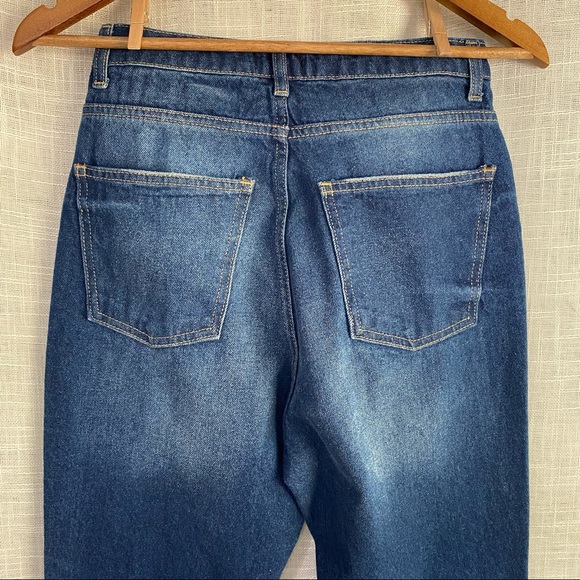 NWT Boohoo High Waist Distressed Mom Jeans - Picture 6 of 9